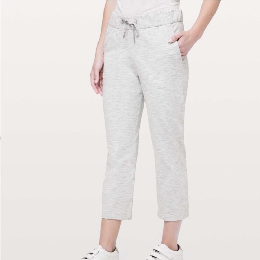 Lululemon On The Fly Crop 23" Wee Are From Space Nimbus Battleship Size 0